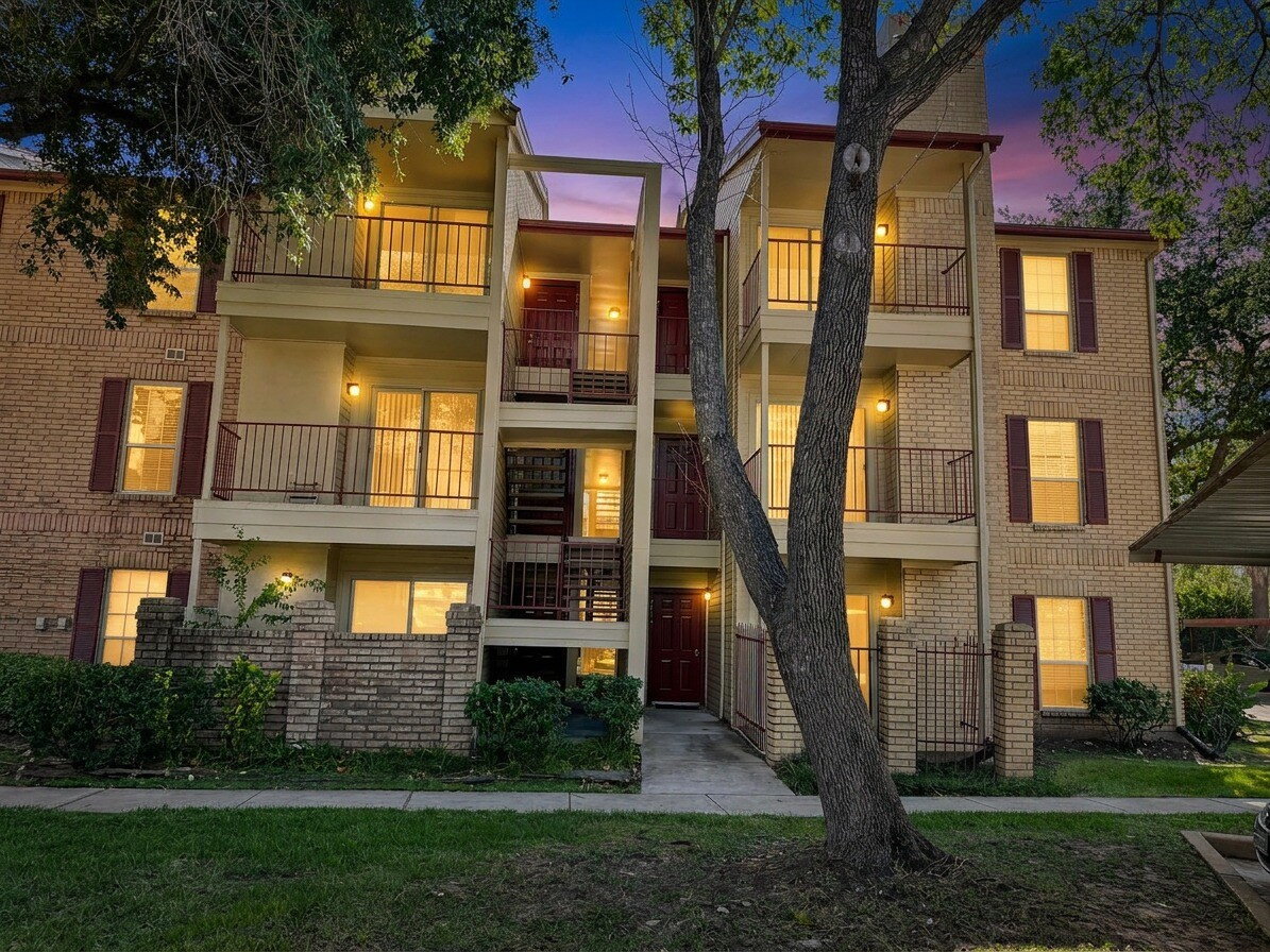 1 Bedroom Rental – 2120 El Paseo St Unit 2419, Houston, TX 77054