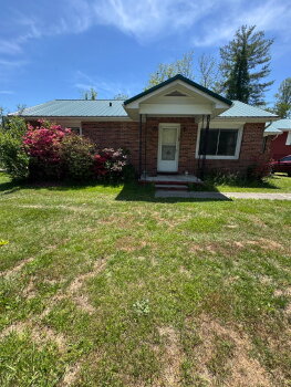 1810 Willow Rd , Hendersonville,  28739