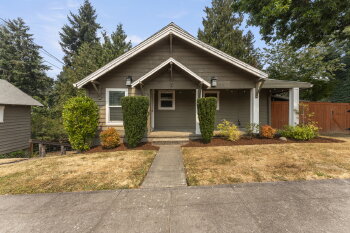 1115 13th Street , Oregon City,  97045