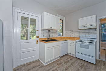728 Columbia Turnpike Apt. 1, East Greenbush,  12061
