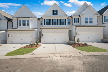 2581 Adventure Wy , Doraville,  30360