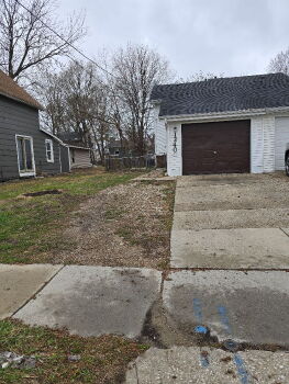 1240 Sampson Street , Des Moines,  50316
