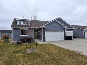 950 8th Street , Waukee,  50263