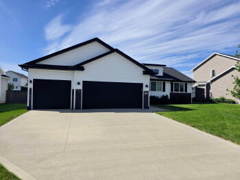 701 Bradford Drive , Norwalk,  50211