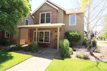 577 W Jefferson Ave , Sisters,  97759