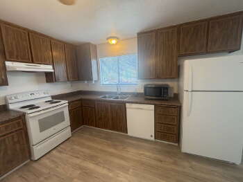 111 North Walnut Avenue unit 6 , Manteca,  95337