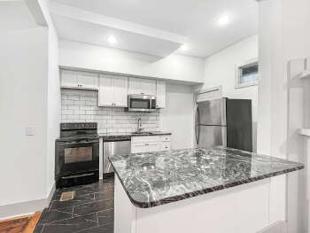 310 W 42nd St , Savannah,  31401