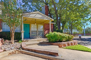 1473 Meadowood Village Dr , Fort Worth,  76120
