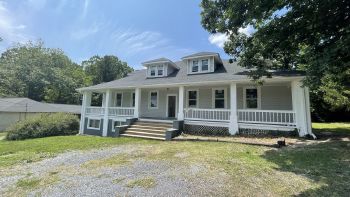 128 College Cir 4, Staunton,  24401