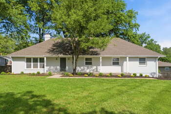1001 Tam Oshanter Dr , Kansas City,  64145