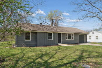 12910 Virginia Ave , Kansas City,  64146