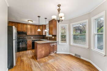 8727 Sleepy Hollow Rd , Kansas City,  64114