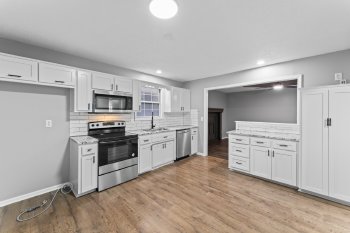 616 NE Mimosa Dr , Lee's Summit,  64086