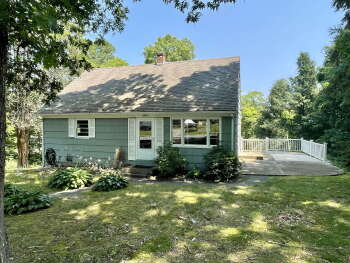 46 Watrous Ave , Mystic,  06355
