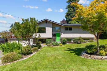126 Northwest 104th Street , Seattle,  98177