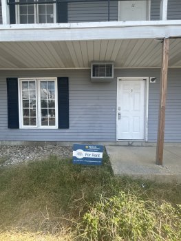 1305 18th St. Unit 9, Charleston,  61920