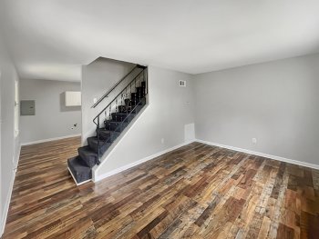 121 Old Columbia Rd UNIT 4, Charlotte,  37036