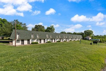 300 Spring Street Apt 13 , Dickson,  37055