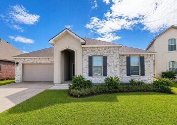 115 Rue Chateau Royal Dr , Youngsville,  70592