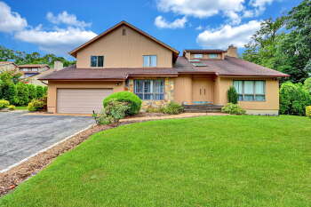 2 Carlyle Drive , Glen Cove,  11542