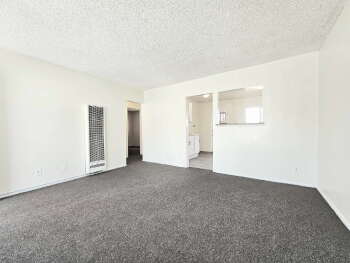 231 East 89th Street , Los Angeles,  90003