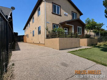 1440 East 42nd Street , Los Angeles,  90011