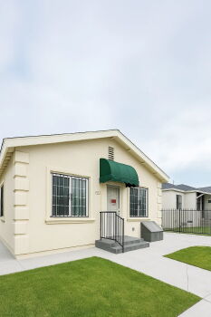 1323 West 58th Street , Los Angeles,  90037