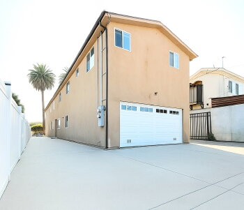 829 East 74th Street , Los Angeles,  90001