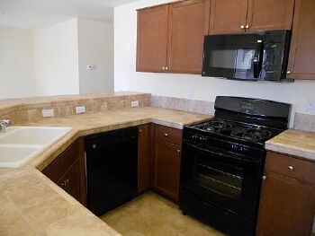 2073 Bella Oaks Dr , Tulare,  93274-7761