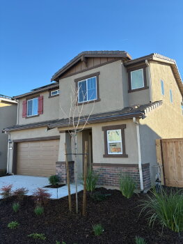 828 N Apricot Ave , Fresno,  93727