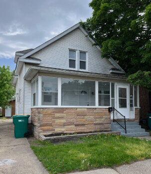 221 E 8th St , Mishawaka,  46544