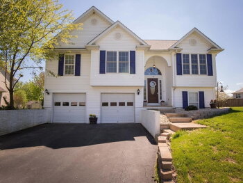 71 Thumper Drive , Ranson,  25438