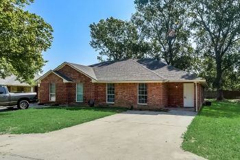 919 S Farmington Rd , Howe,  75459
