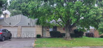 425 Heather St , Englewood,  45322-1135