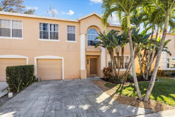 272 Live Oaks Ln , Jupiter,  33458