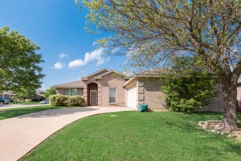 320 Tripp Trl , Denton,  76207