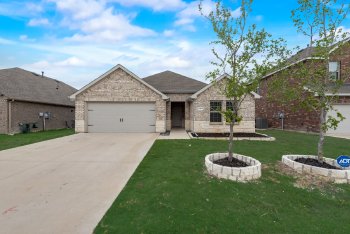 1501 Hidden Bluff Crossing , Princeton,  75407