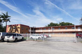 1245 W 24th St #208 , Hialeah,  33010