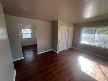 5650 N 61st St , Milwaukee,  53218-2401