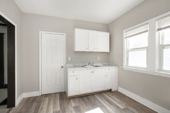 476 E 108th St , Cleveland,  44108