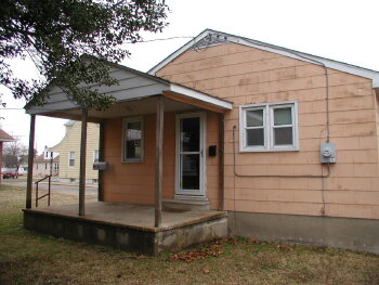 16 North Orchard Street , Gibbstown,  08027