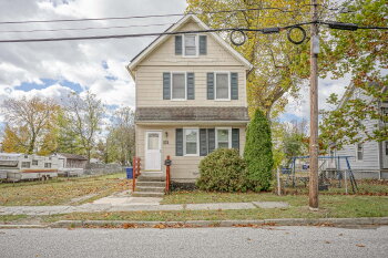 121 Oak St , West Deptford,  08096