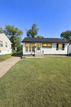 329 Caithness Road , St. Louis,  63137