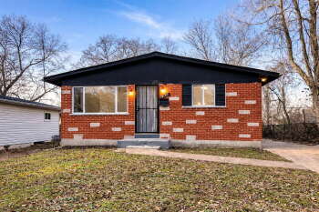 10189 Count Dr , St. Louis,  63136