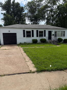 10235 Cabot Dr , Saint Louis,  63137