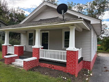 10 East Main Street , Taylors,  29687