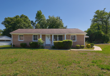 100 Truman St , Laurens,  29360