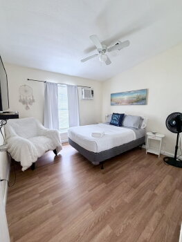 716 21st St Room 2, West Palm Beach,  33407