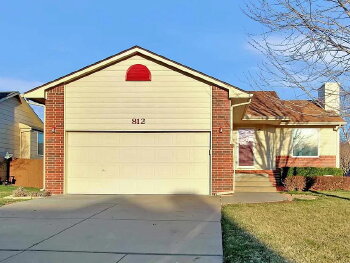 812 S Red Oaks Cir , Wichita,  67207