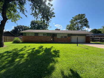 945 North Crestline Avenue , Wichita,  67212